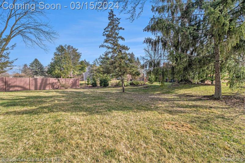 Listing Photo for 35521 Tall Pine Road