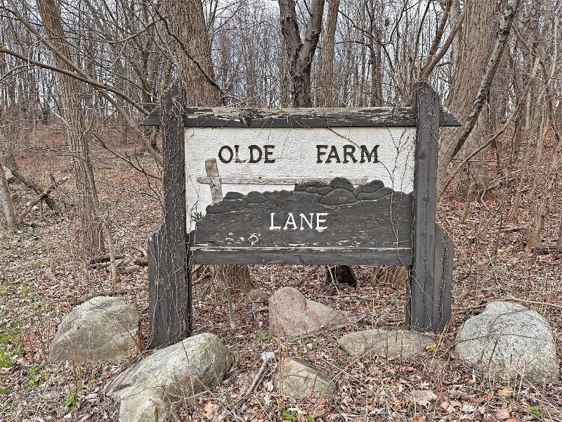 00 Olde Farm, Ortonville