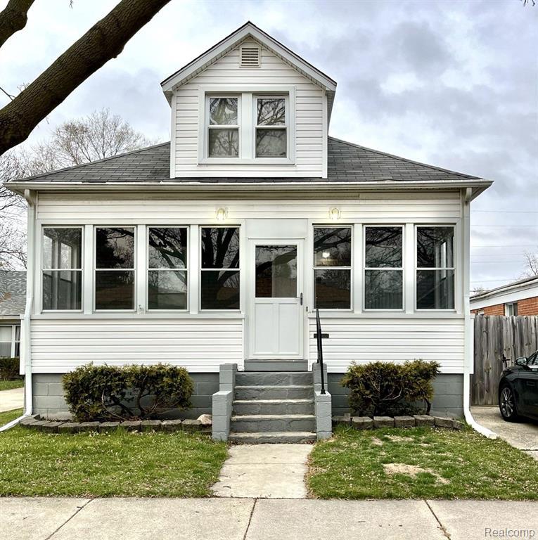 Listing Photo for 1542 College Avenue