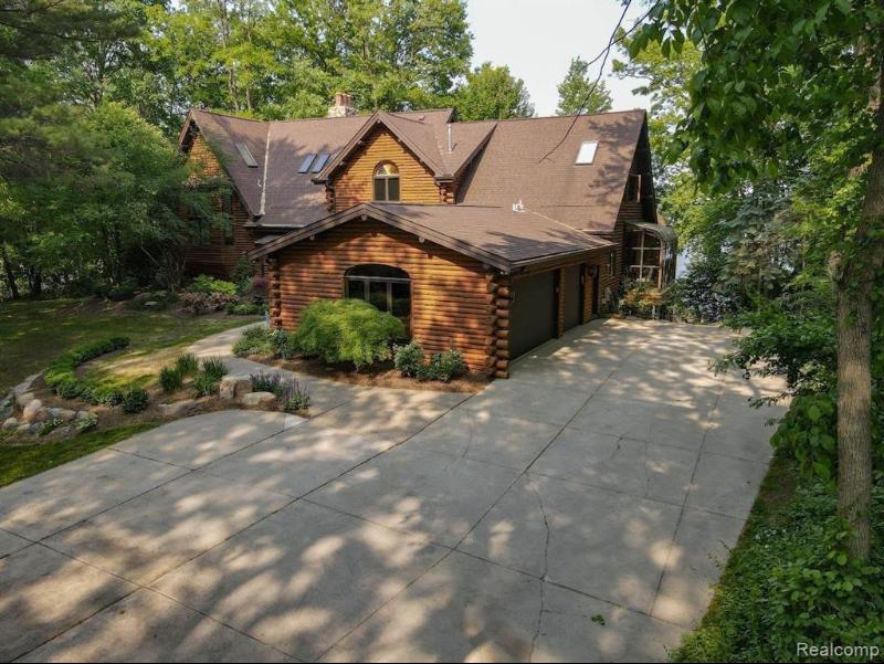 Listing Photo for 925 Cove Drive