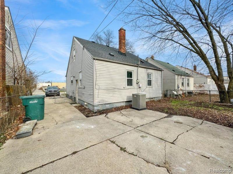 Listing Photo for 2043 Cleveland Ave