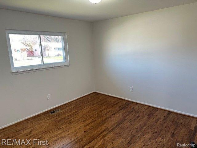 Listing Photo for 38369 Maes Street