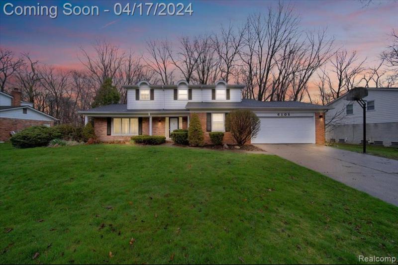 6105 Pinecroft Drive, West Bloomfield