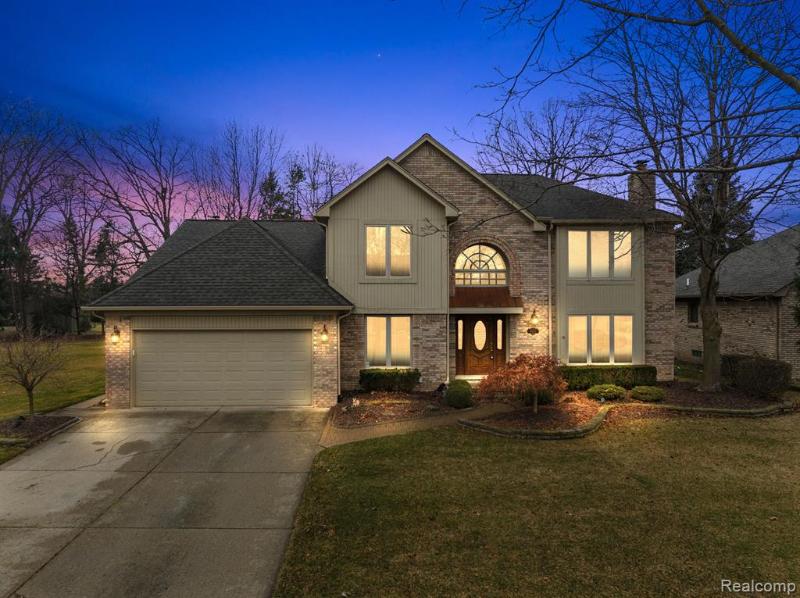 Listing Photo for 39953 Wilmette Drive