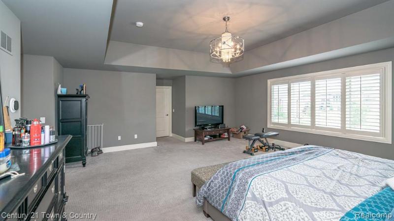 Listing Photo for 3791 Piccadilly Drive
