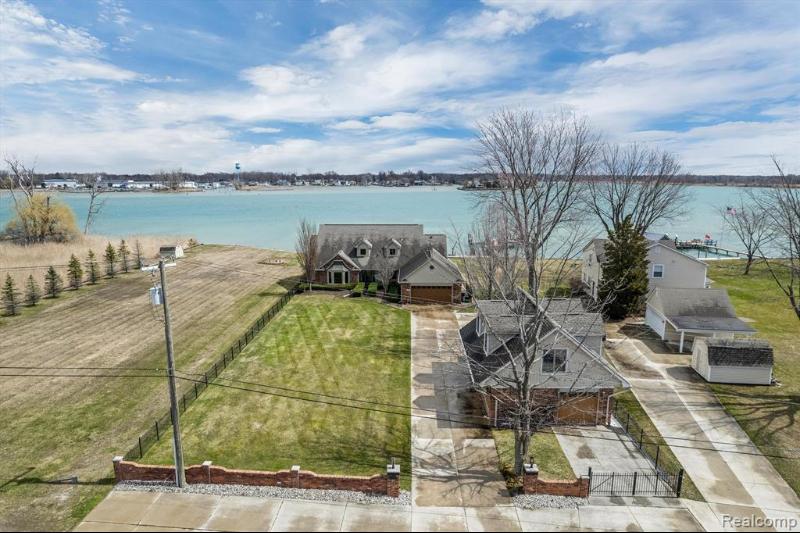 Listing Photo for 1012 North Channel Drive