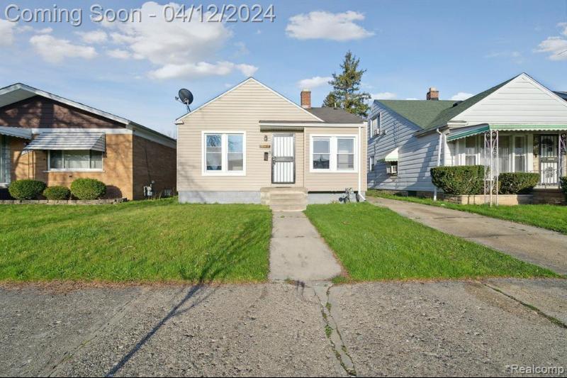 Listing Photo for 18417 Albion Street