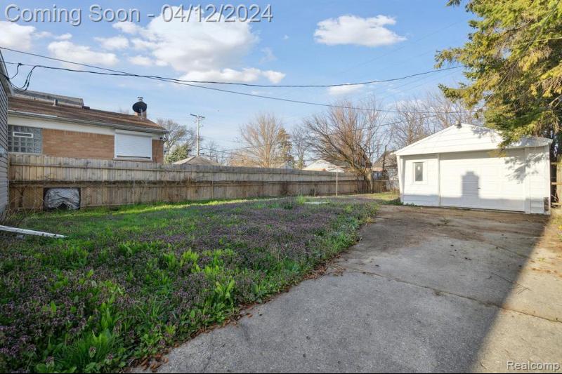 Listing Photo for 18417 Albion Street