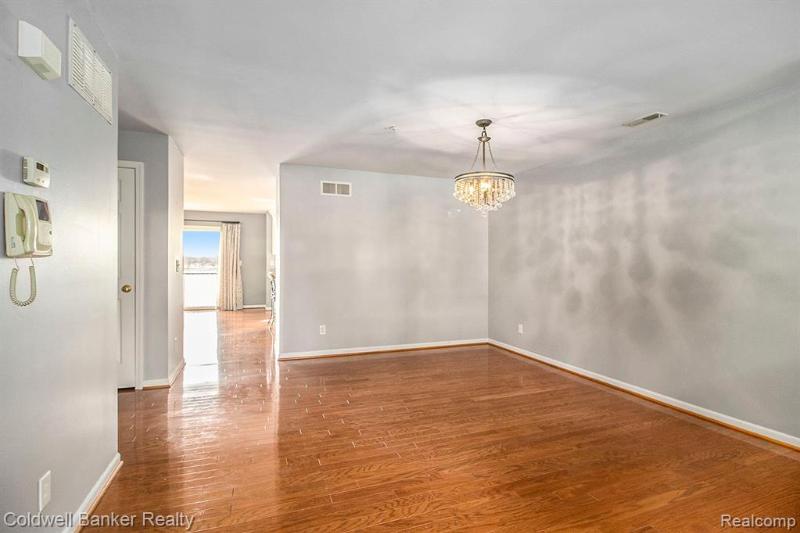 Listing Photo for 2771 Riverside Drive 32