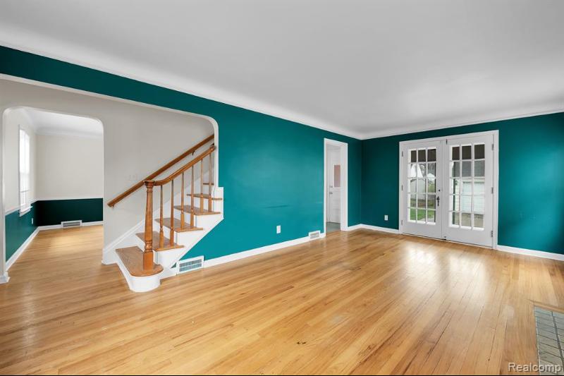 Listing Photo for 909 Columbia Road