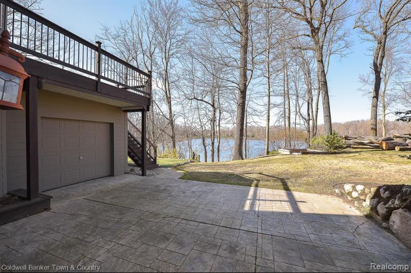 Listing Photo for 4719 Lakeshire Drive