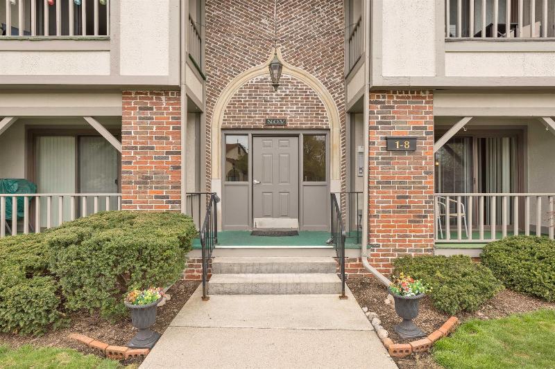 Listing Photo for 42160 Woodward Avenue 8