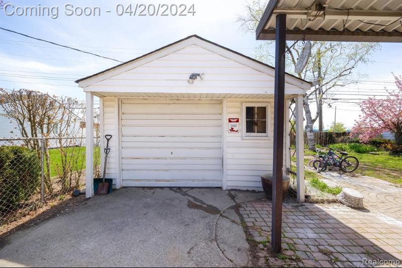 Listing Photo for 24831 Riverdale Street