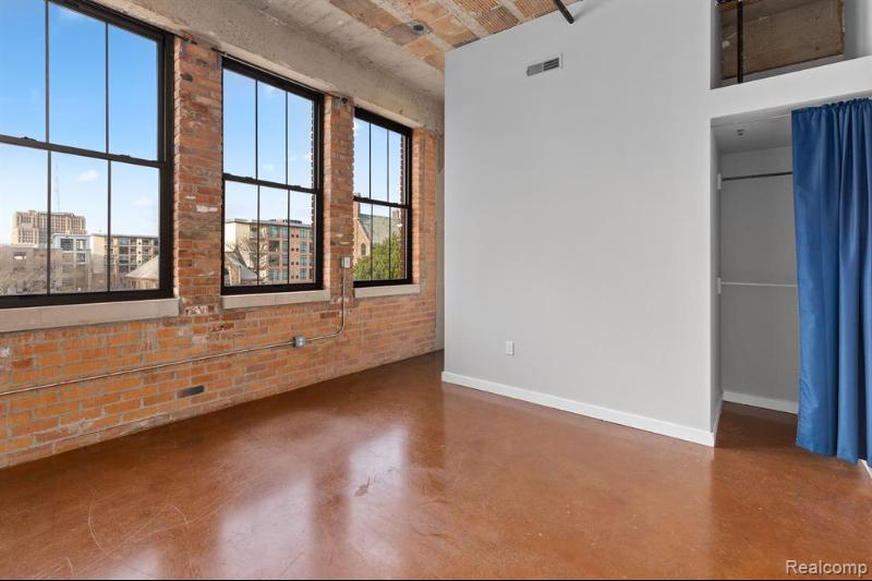 Listing Photo for 55 W Canfield Street 301