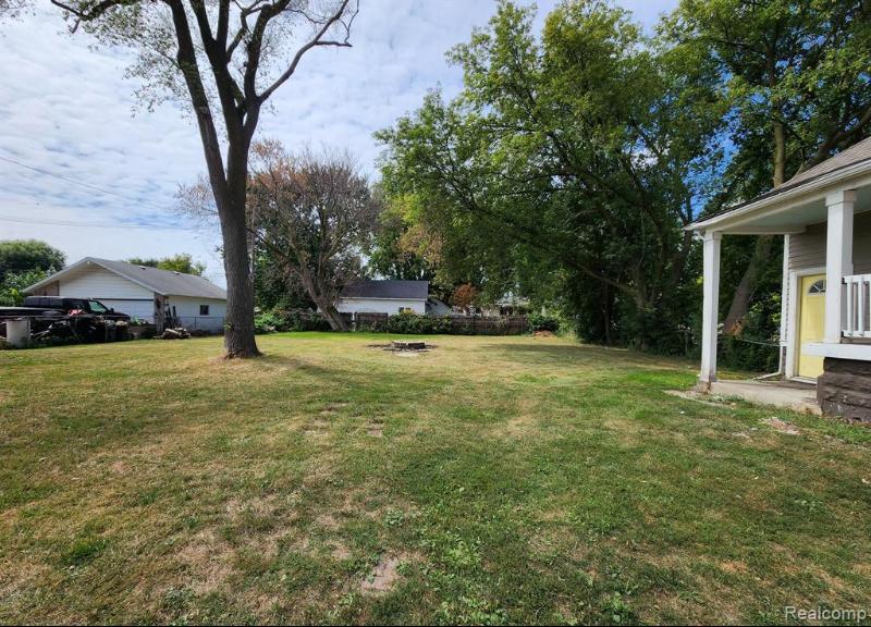 Listing Photo for 16656 Frazho Road