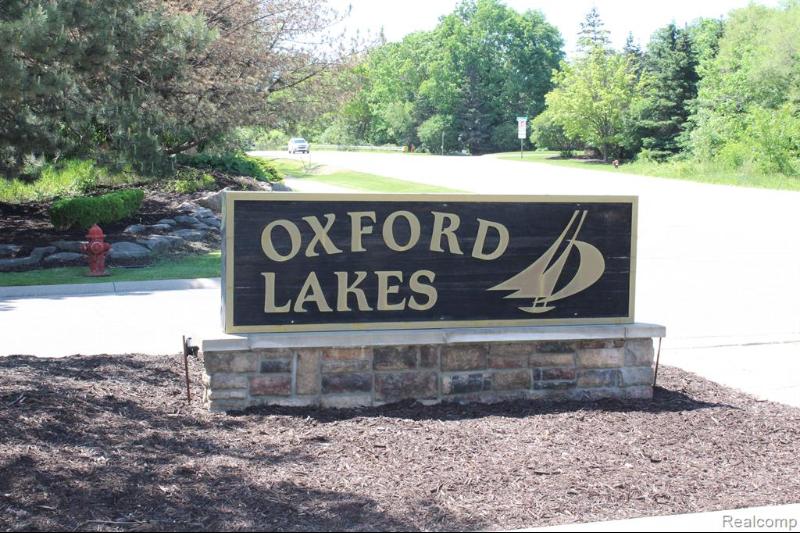 Listing Photo for 302 Oxford Lake Drive