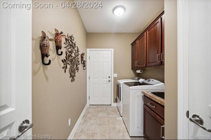 Listing Photo for 527 Acadia Court