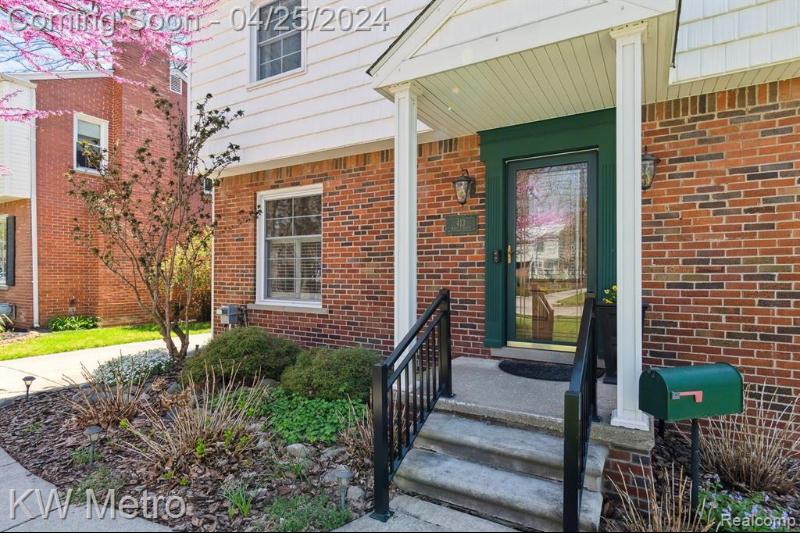 Listing Photo for 413 W Webster Road