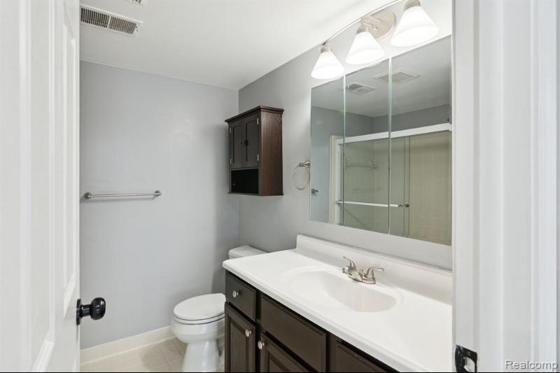 Listing Photo for 272 Pinewood Drive 86