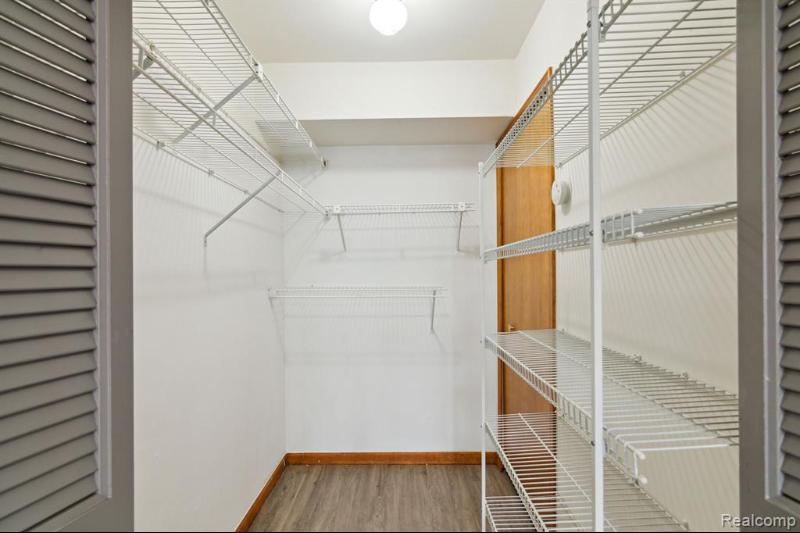 Listing Photo for 272 Pinewood Drive 86