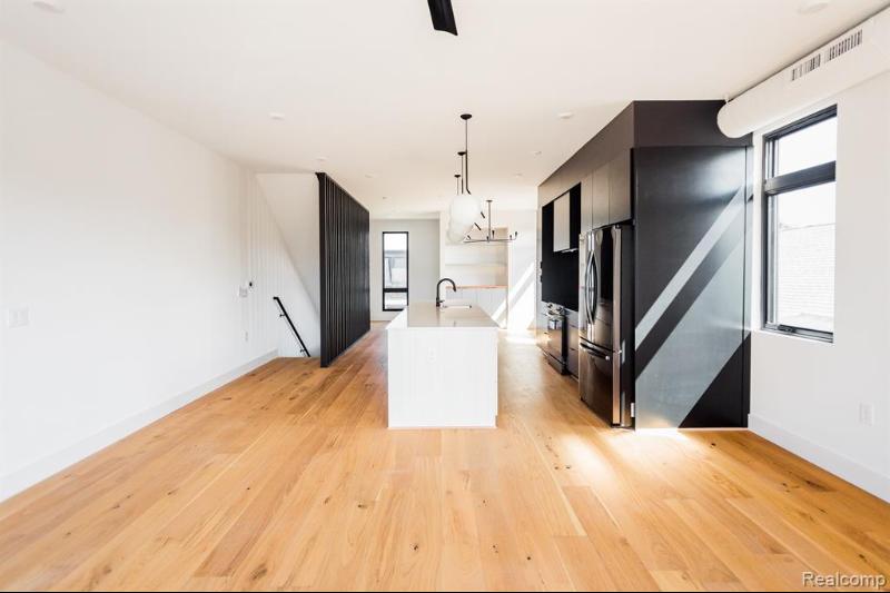 Listing Photo for 1650 Bagley Street 8
