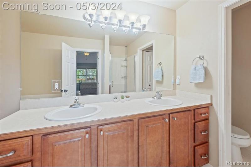 Listing Photo for 124 Pondview Court