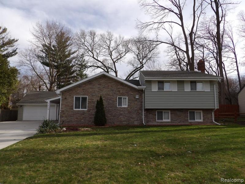 7315 Colony Drive, West Bloomfield