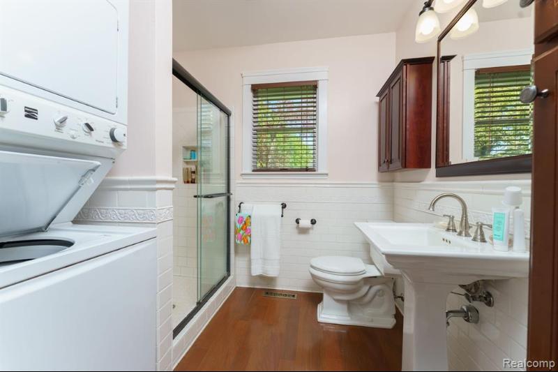 Listing Photo for 129 E 2nd Street