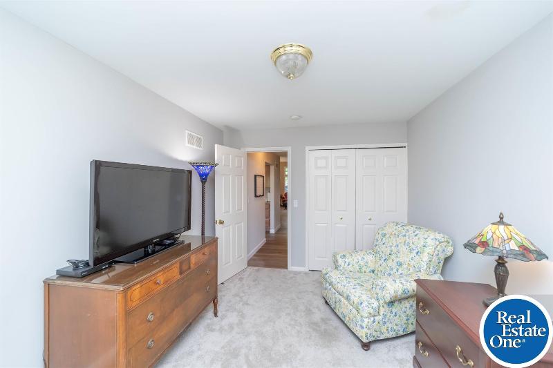 Listing Photo for 113 Pondview Court 6
