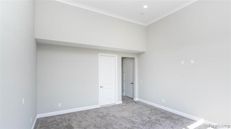 Listing Photo for 20250 Beacon Way 4