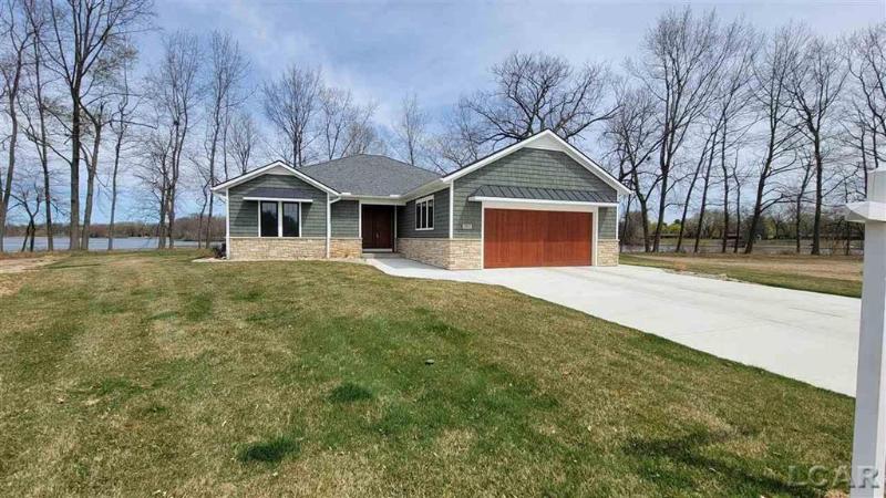 Listing Photo for 752 Eagle View