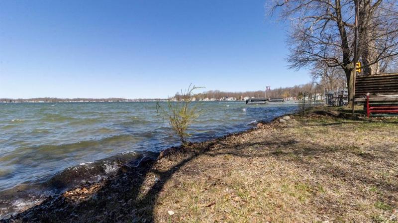Listing Photo for 3303 Round Lake