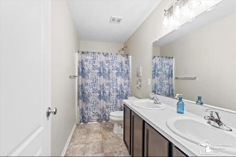 Listing Photo for 9090 Birch Pointe