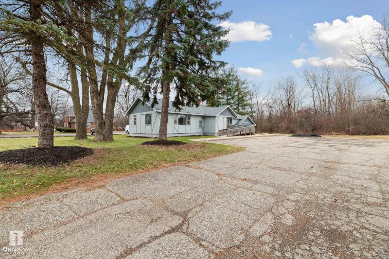Listing Photo for 4080 Lapeer Rd.