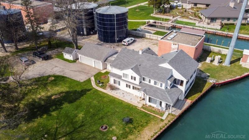 Listing Photo for 1516 St Clair River