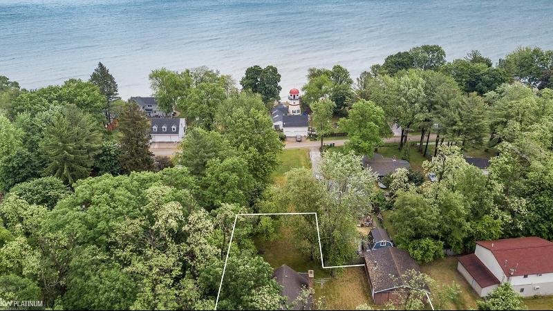 Listing Photo for 8567 Lakeshore
