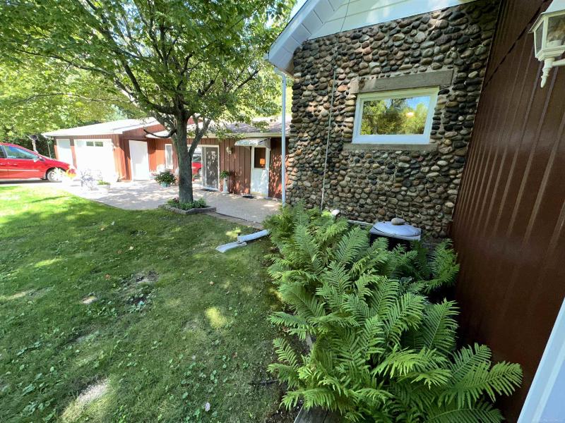 Listing Photo for 3091 Lakeshore