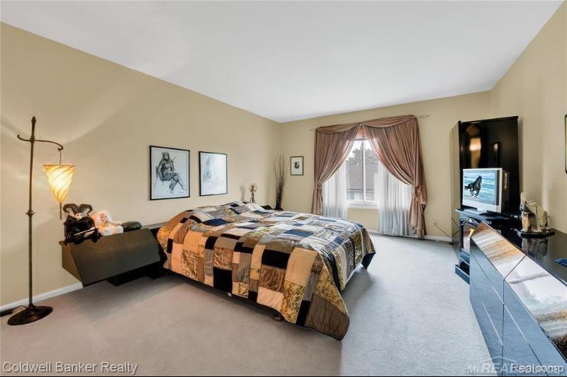 Listing Photo for 2258 Heritage Pointe Unit 26