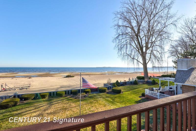 Listing Photo for 719 Bay