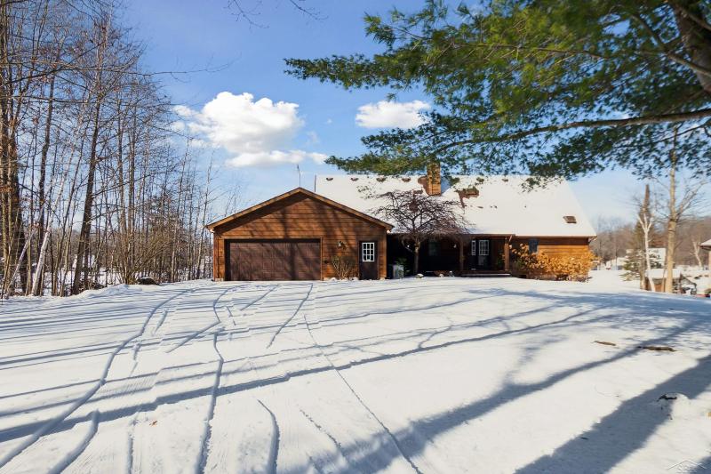 Listing Photo for 3991 Lakeshore