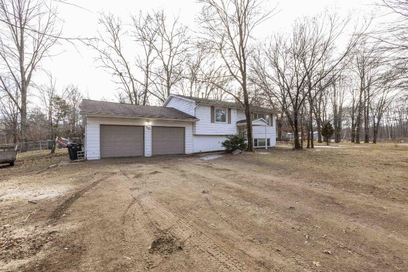Listing Photo for 1083 W Mcconnell
