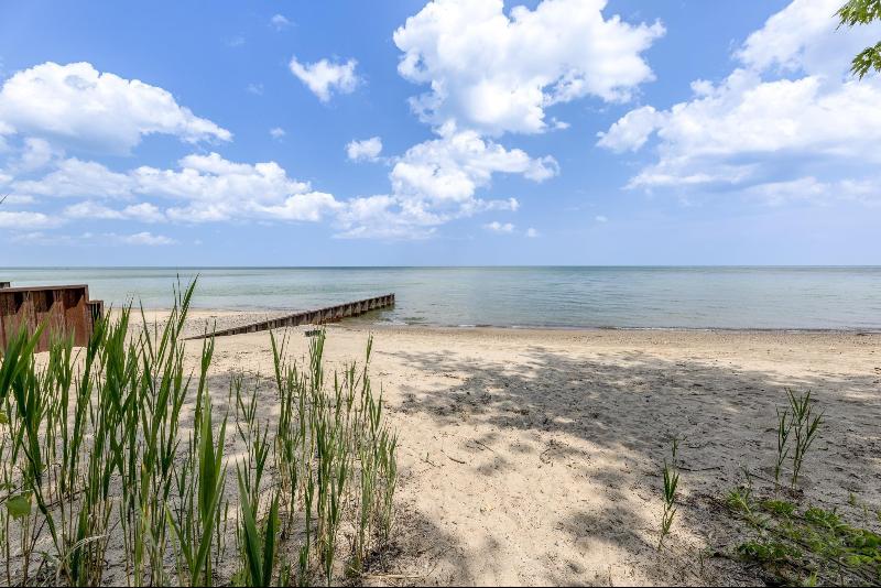 Listing Photo for 7093 Lakeshore