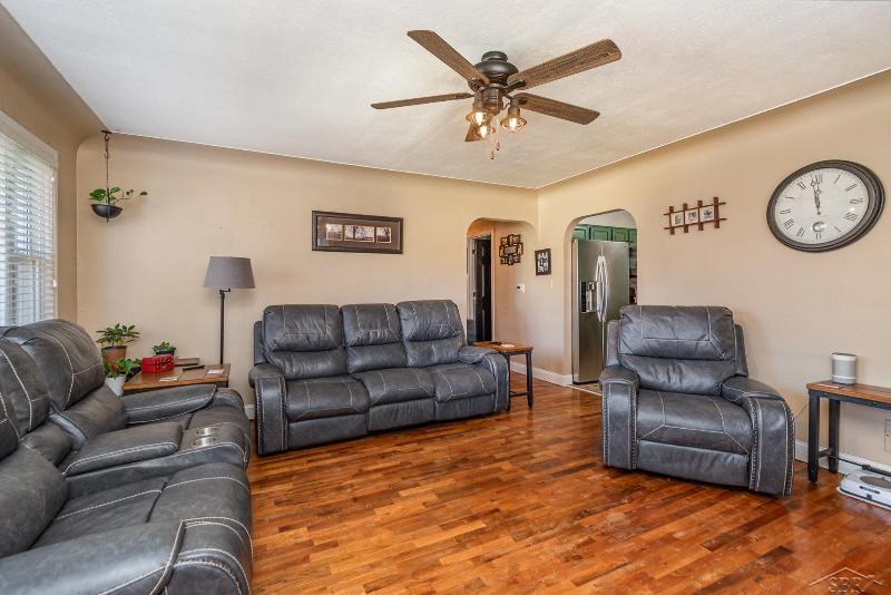 Listing Photo for 270 Oakdale