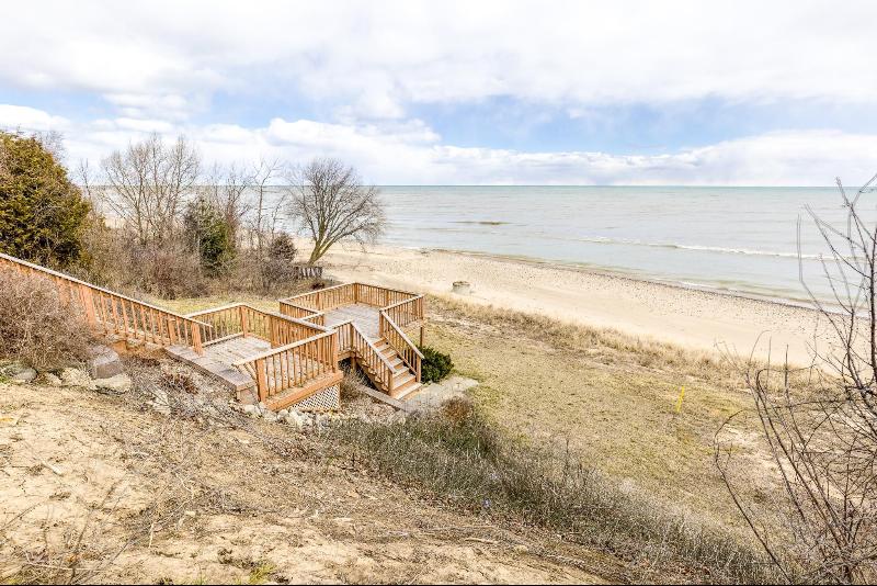 Listing Photo for 2081 N Lakeshore