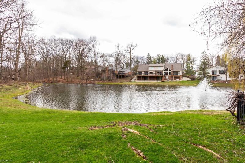 Listing Photo for 3187 Bloomfield Shore