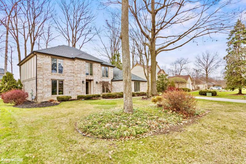 Listing Photo for 13933 Towering Oaks