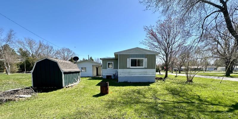 Listing Photo for 989 E Parkway