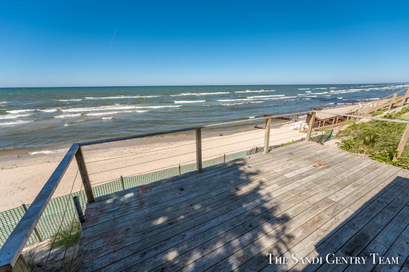 Listing Photo for 10589 Lakeshore Drive