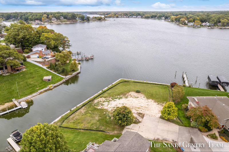 Listing Photo for 16073 Lake Point Drive