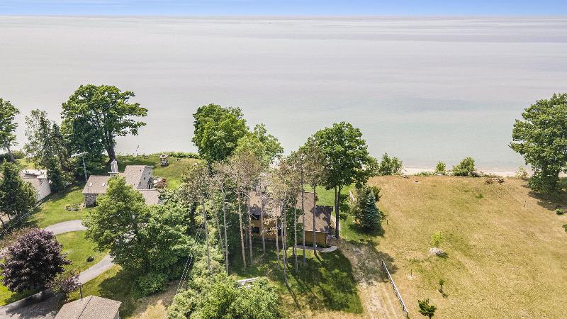 Listing Photo for 5549 S Lakeshore Drive